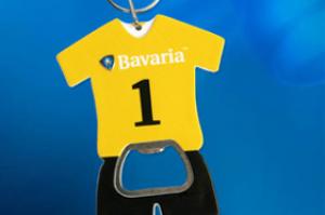 Gratis voetbal bieropeners bij een Bavaria kratje